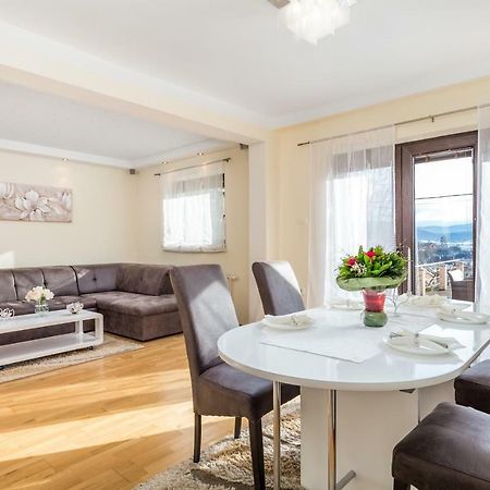 Apartman Javor Apartment โอโทชาส ภายนอก รูปภาพ