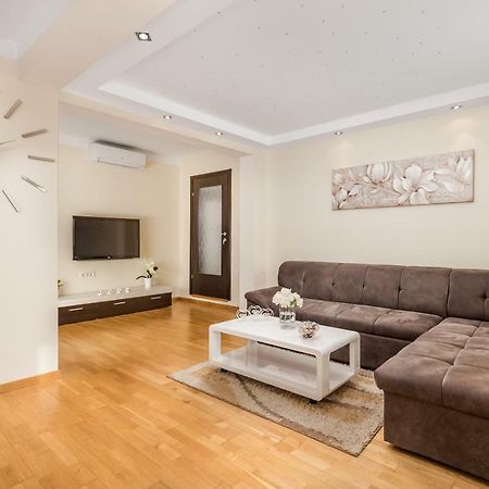 Apartman Javor Apartment โอโทชาส ภายนอก รูปภาพ
