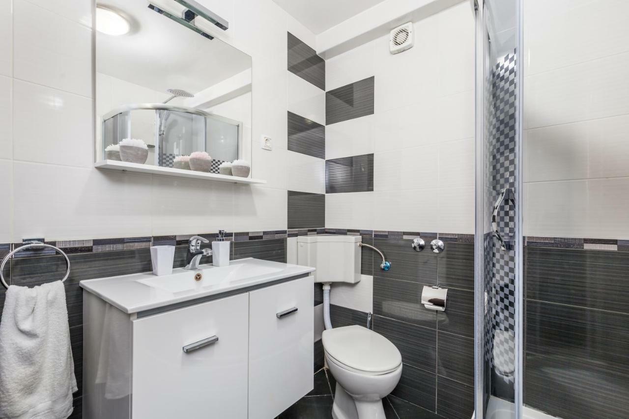 Apartman Javor Apartment โอโทชาส ภายนอก รูปภาพ