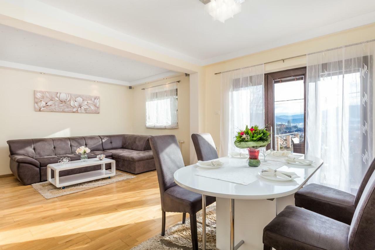 Apartman Javor Apartment โอโทชาส ภายนอก รูปภาพ