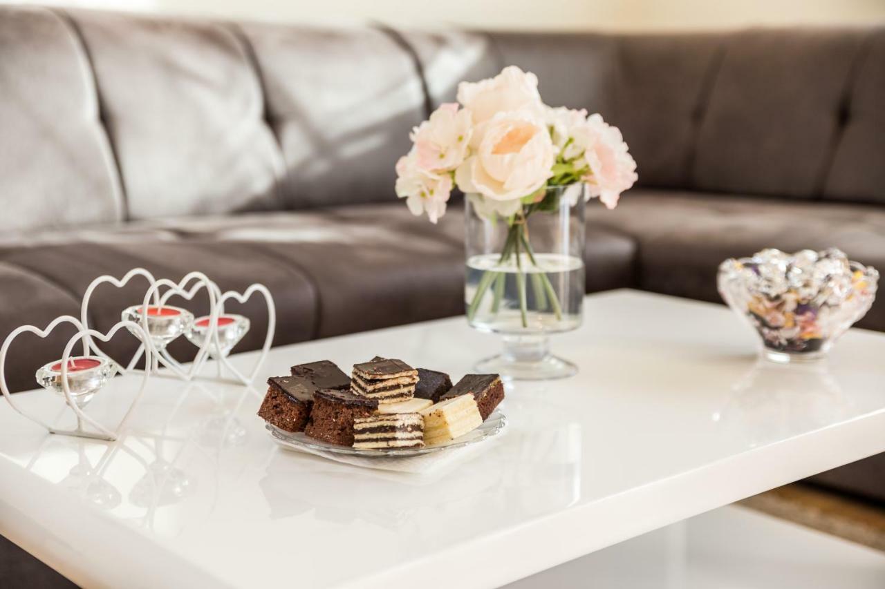 Apartman Javor Apartment โอโทชาส ภายนอก รูปภาพ